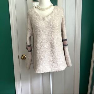 POL Cream Fuzzy V-neck Sweater Medium